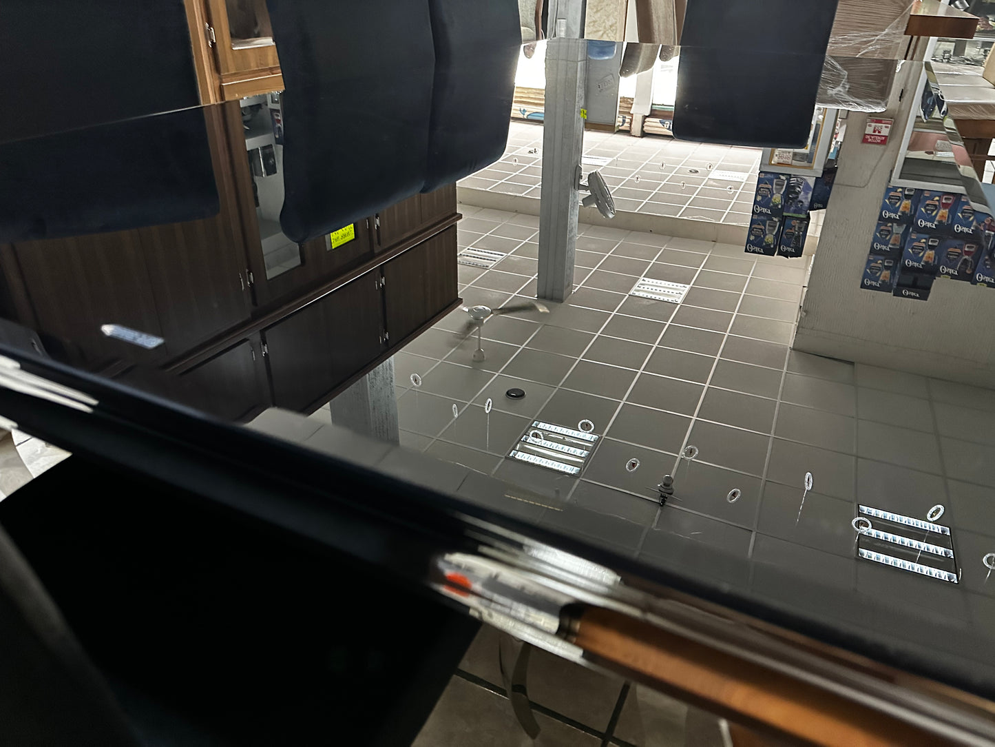 Comedor Cristal negro 8 sillas