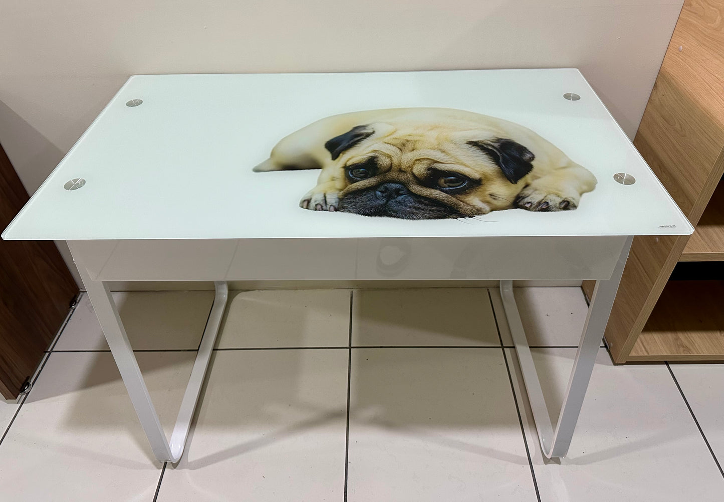 Escritorio Perro Pug