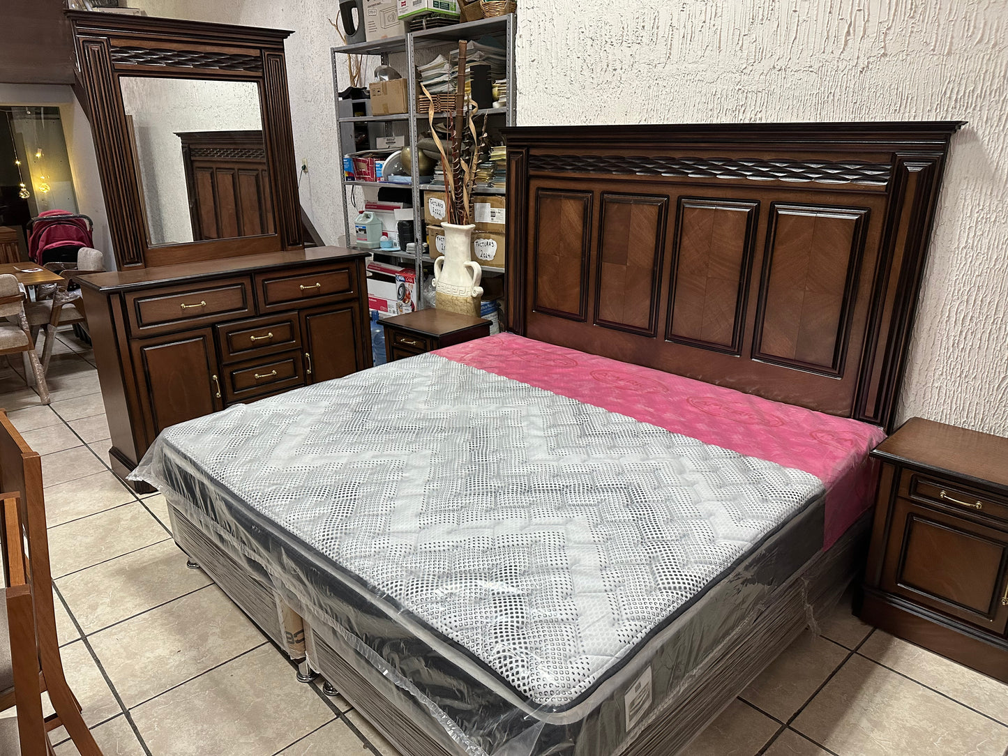 Recámara King Size Marco Vasti