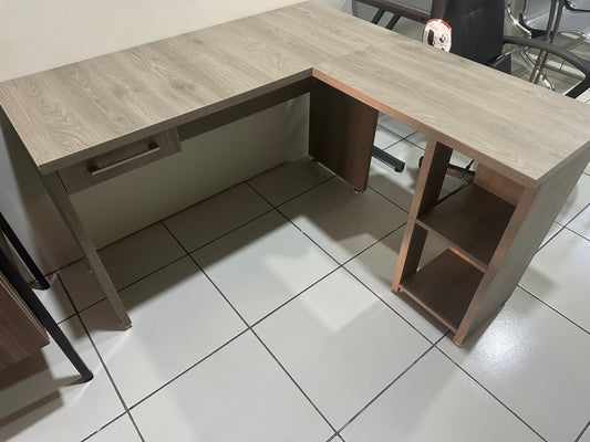 Escritorio en L