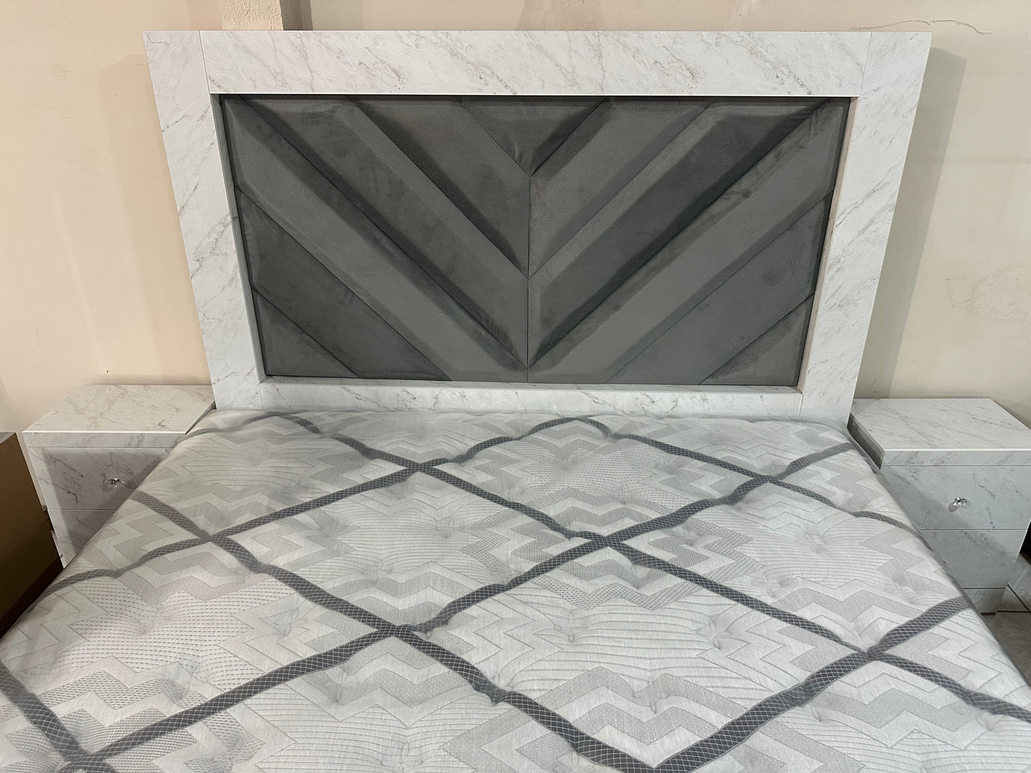 Recámara Gissel Mármol Blanco King Size