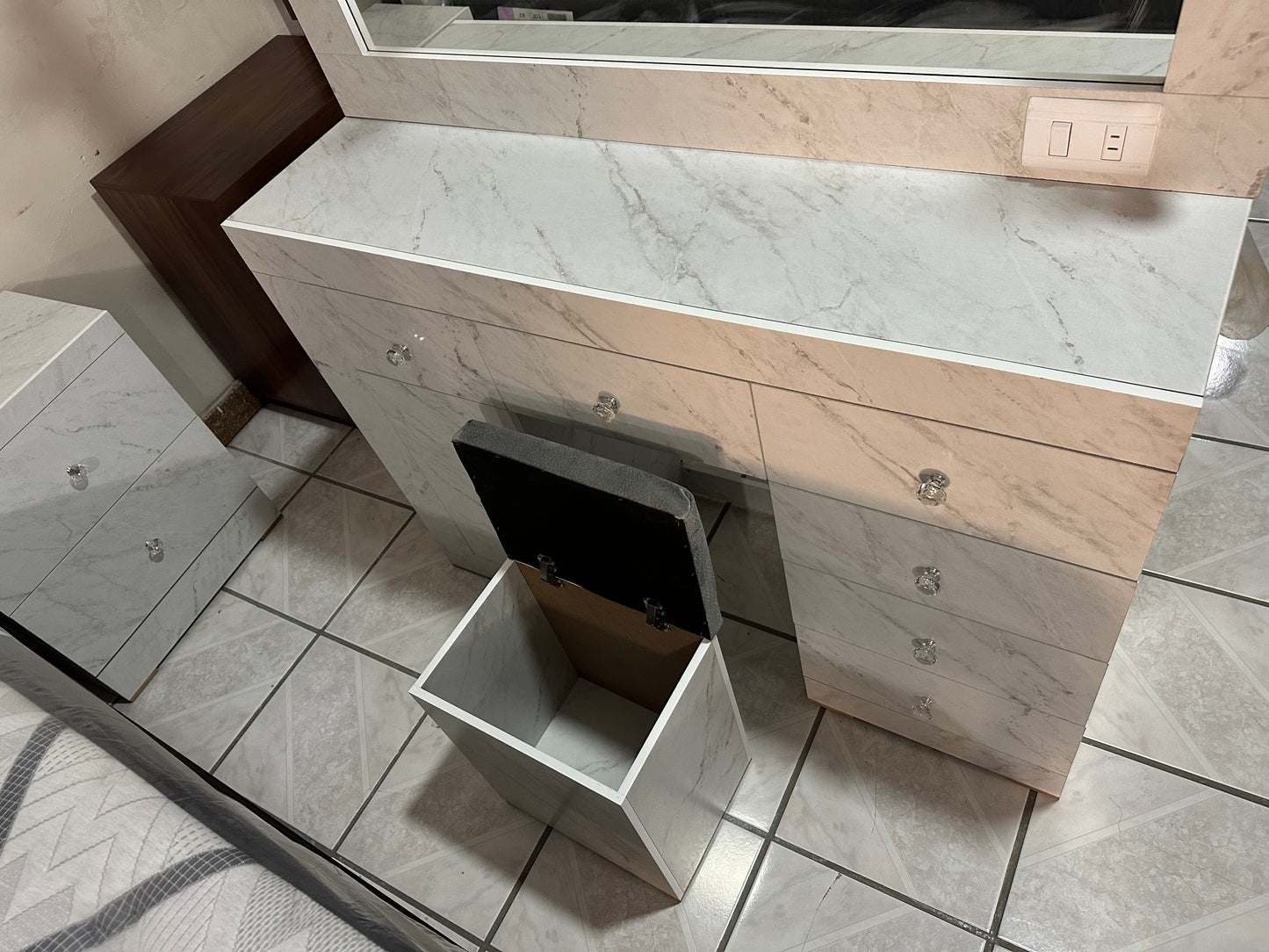 Recámara Gissel Mármol Blanco King Size