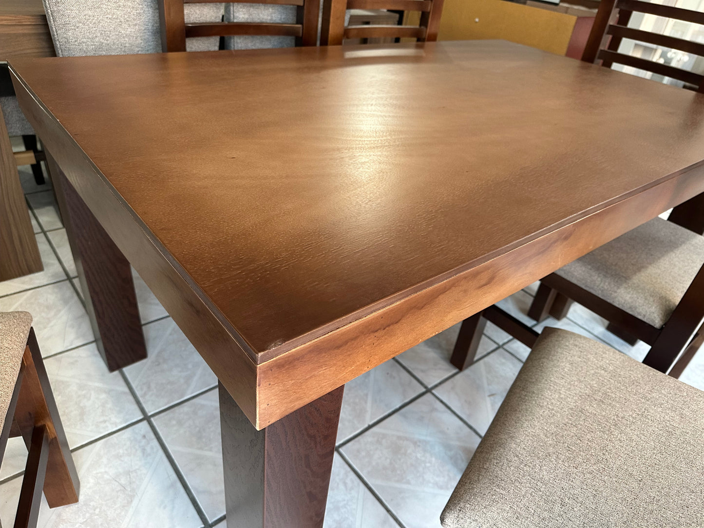 Comedor Fili 6 sillas Canela M