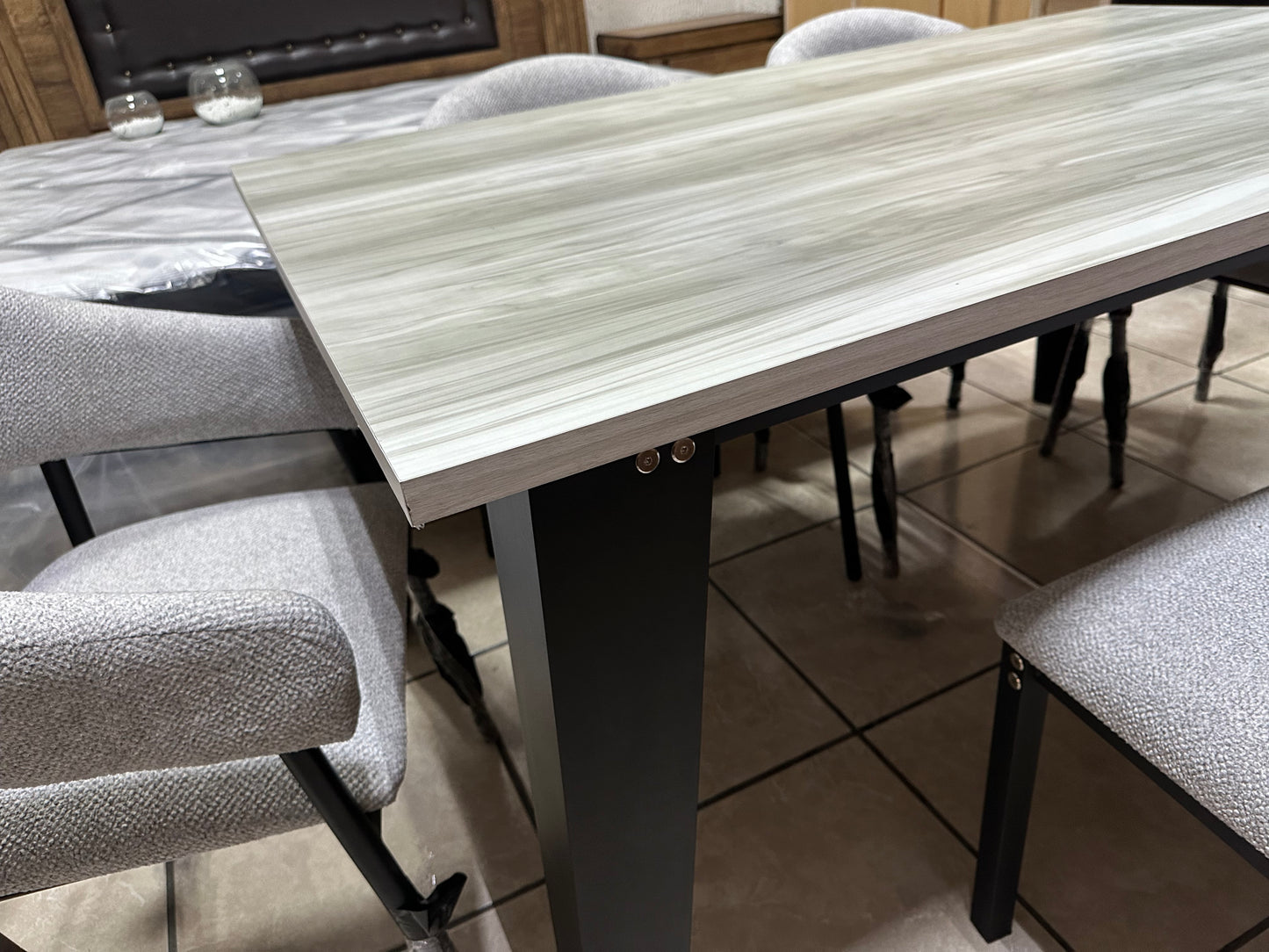 Antecomedor 4sillas/1banca