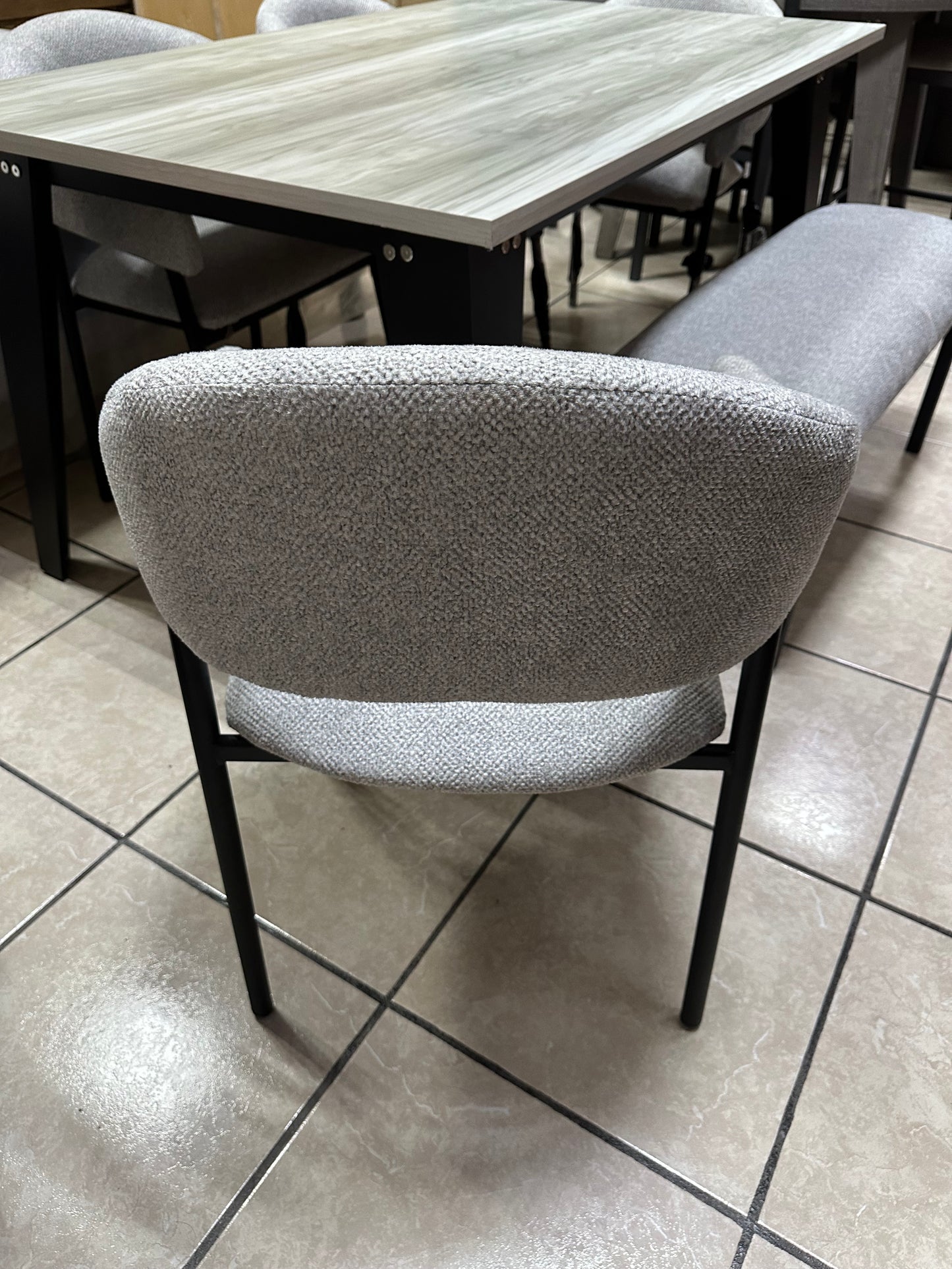 Antecomedor 4sillas/1banca